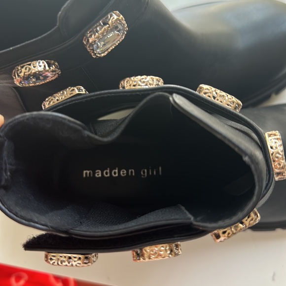 Madden Girl Honey Fashion Boots. Size 8.5. Never worn. - Picture 5 of 5